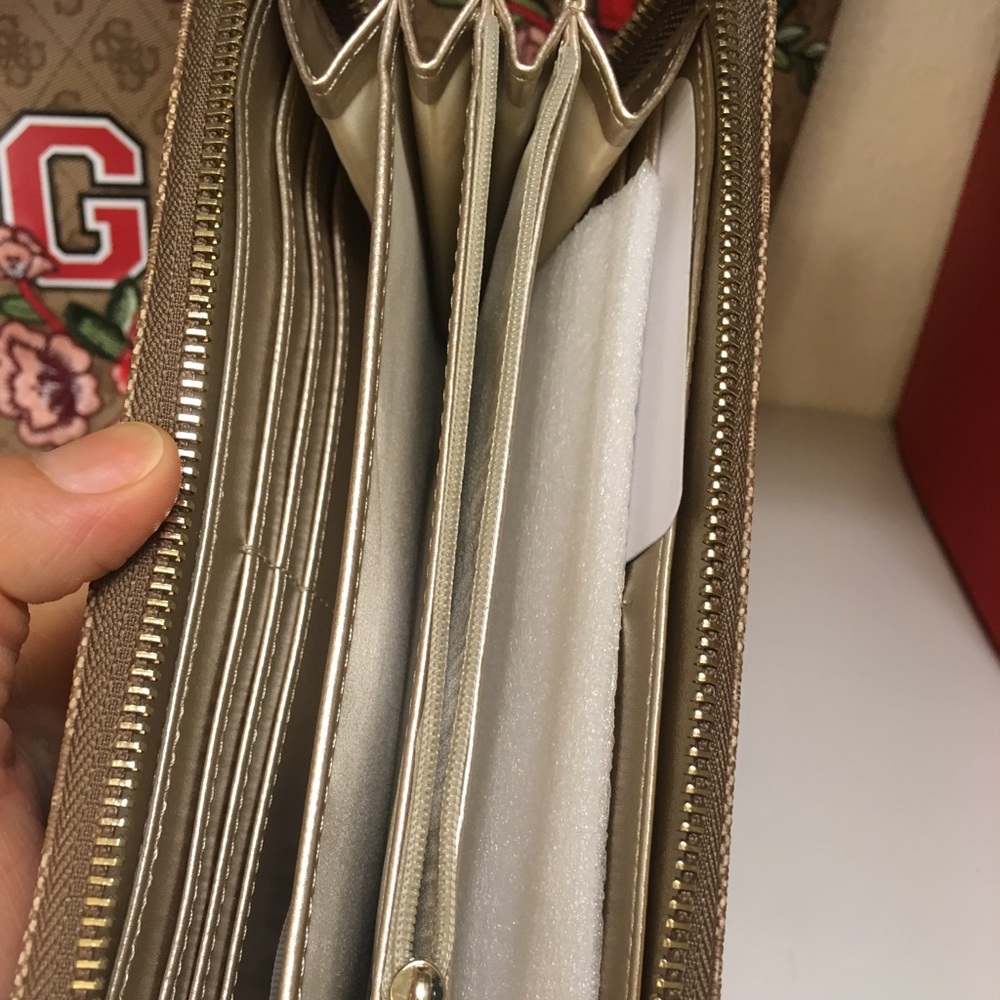 Handbag - Picture 8 of 8